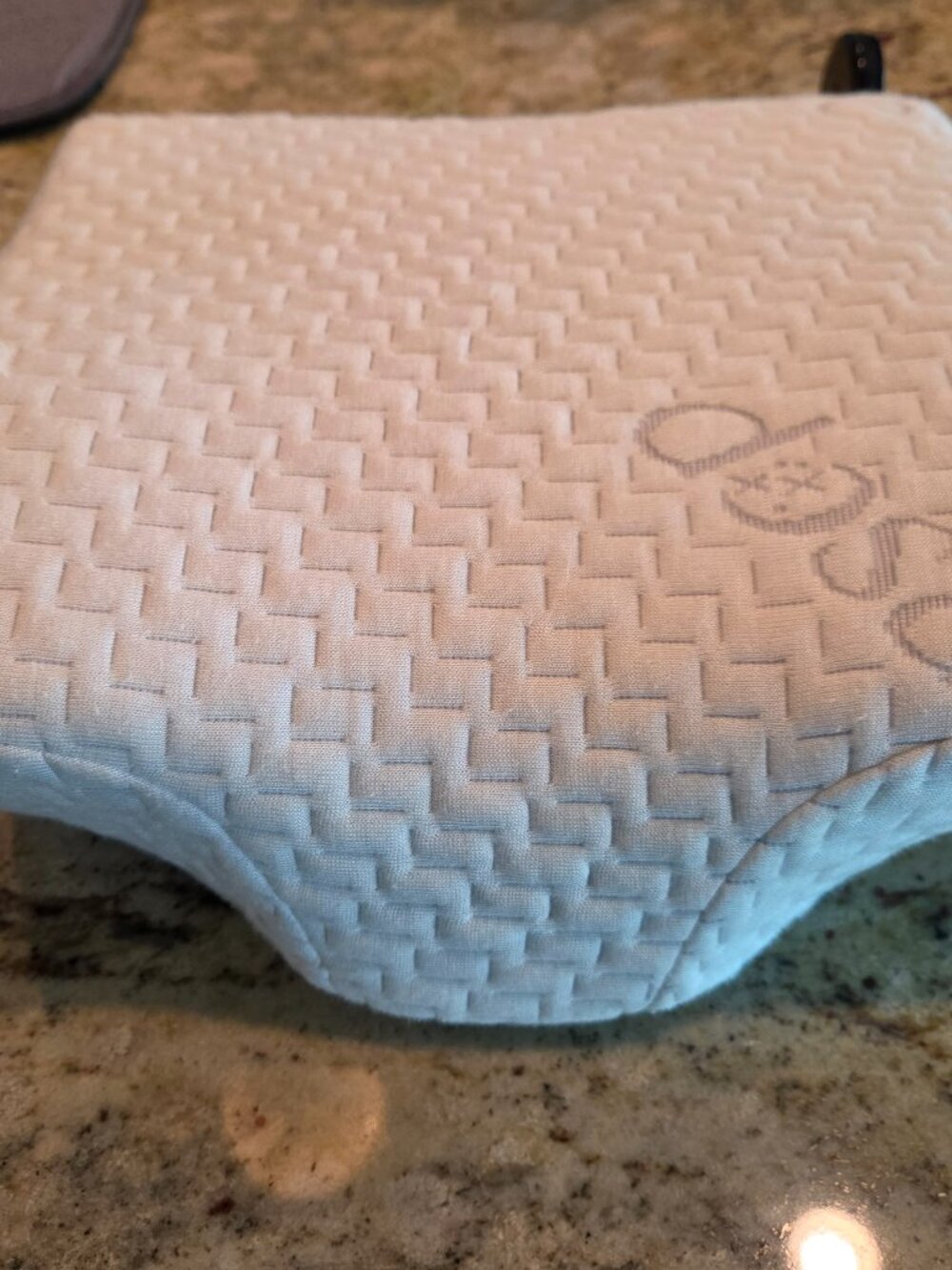 Dosaze Travel Contour Pillow